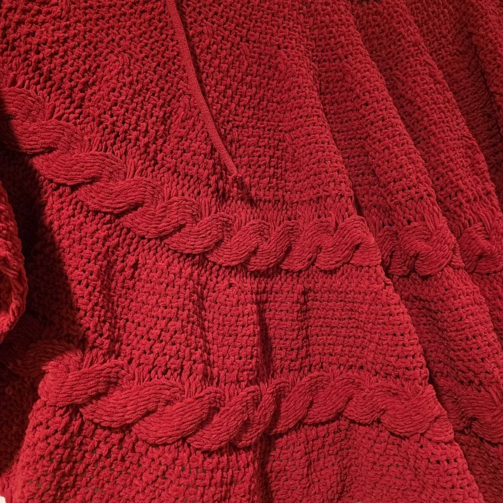 Bee & Willow Deep Red Woven Knit Crochet Christmas Tree Skirt XL 56" GrannyCore - Picture 4 of 8